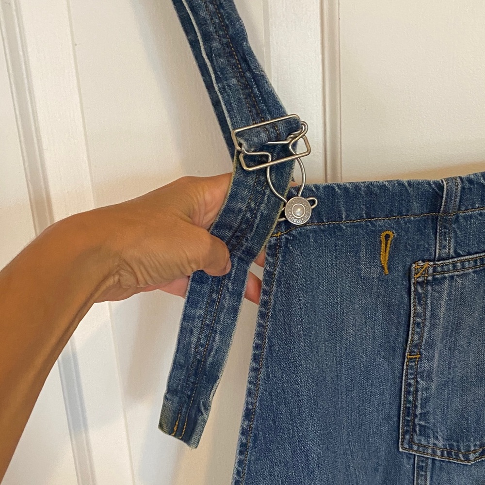 Levi's Women’s Denim Overalls straight leg blue pockets distressed boho hippie - Picture 9 of 13